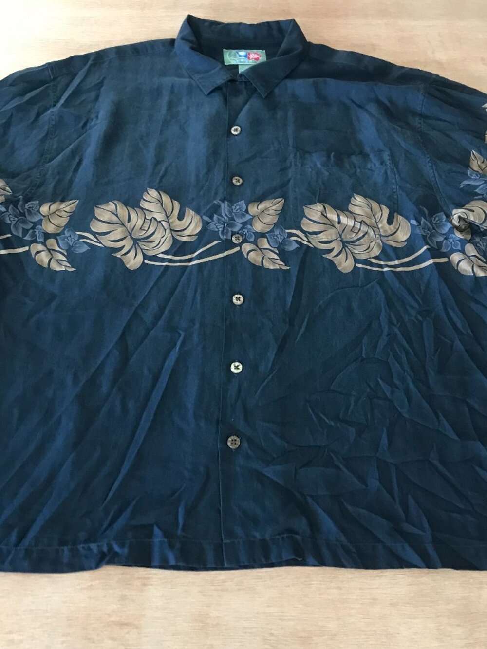 Hilo Hattie Hawaiian 100% Silk Shirt Men L Black Floral Button Up Pocket 19987